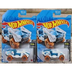Space Bot Hot Wheels Lot of 2 2020 White Play and Display HW3/5 173/250